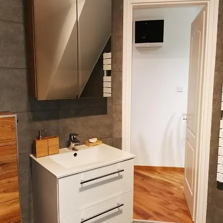 Pintes 38 A * Dunaújváros