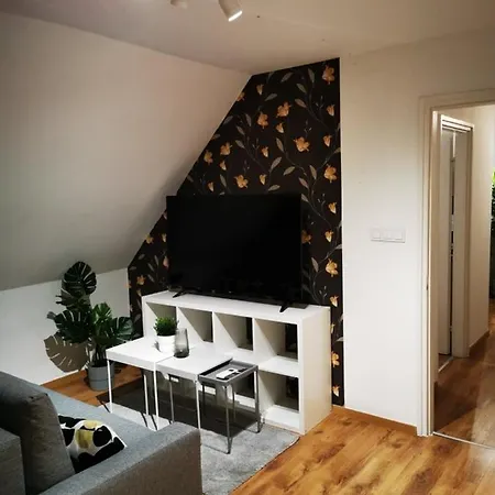 Pintes 38 A Apartman